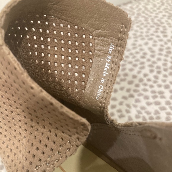 Dolce Vita Sonya Booties - Picture 13 of 13